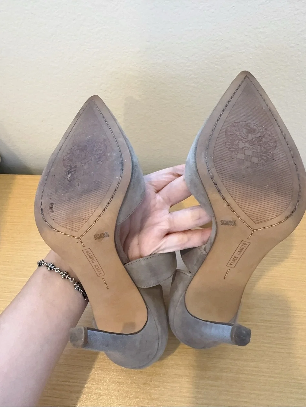 Vince Camuto Women’s Gray Suede Pointed Toe Ankle Strap Pumps Heels Size 5.5